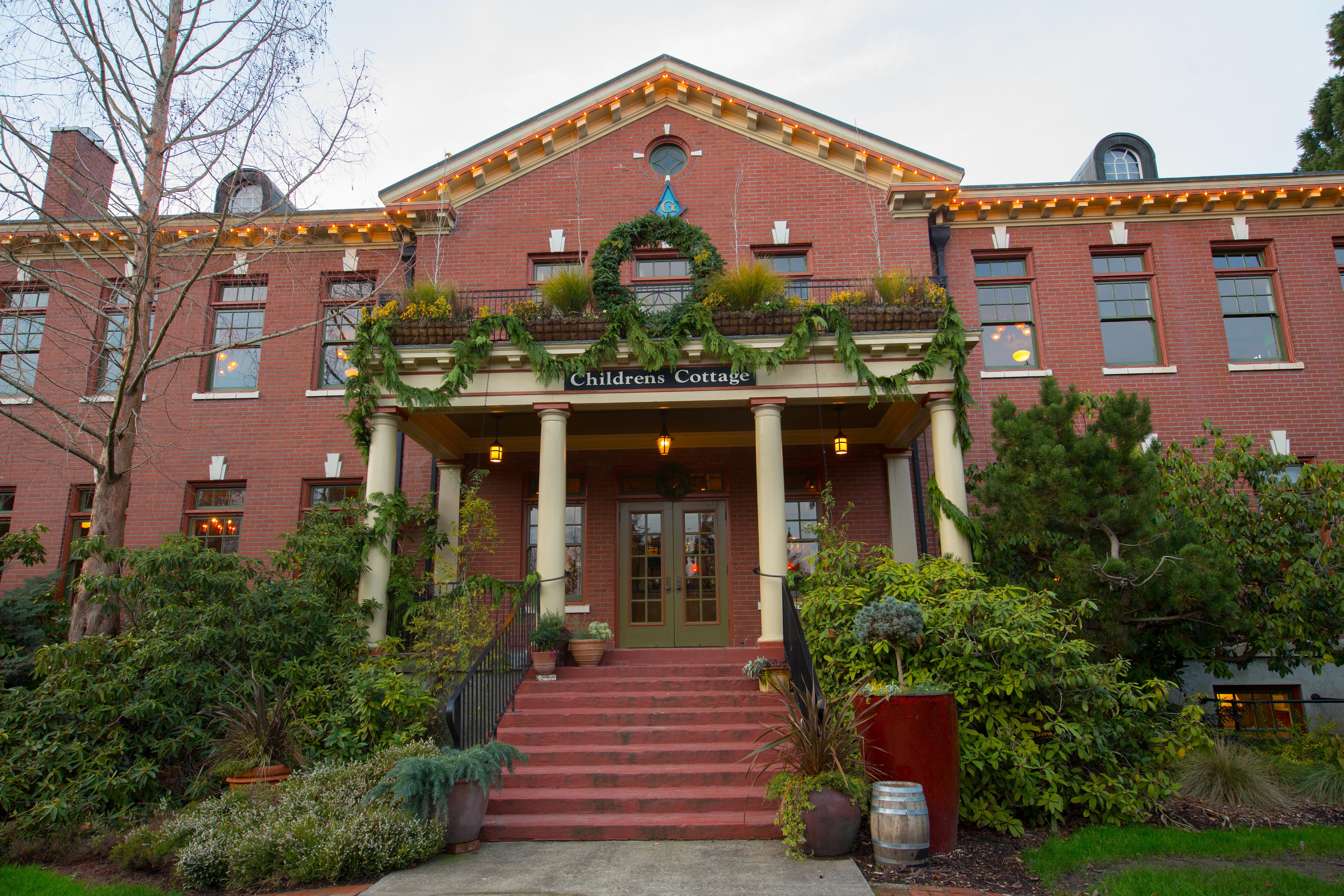 Mcmenamins Grand Lodge Forest Grove Buitenkant foto